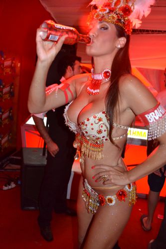 Diosas de Carnaval: Monica Hein